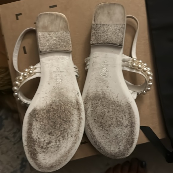 Authentic Chanel thong sandals with pearls - Picture 5 of 8